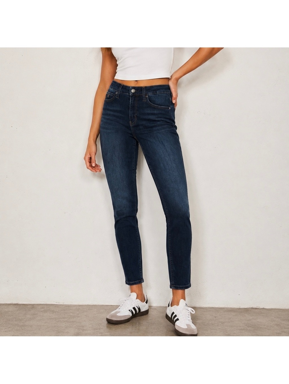 Calvin Klein Jeans Women’s Size 8 Slim Boyfriend Dark Wash Stretch Jeans